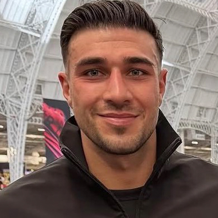 Tommy Fury hire boxer speaker book at agent Great Sports Speakers